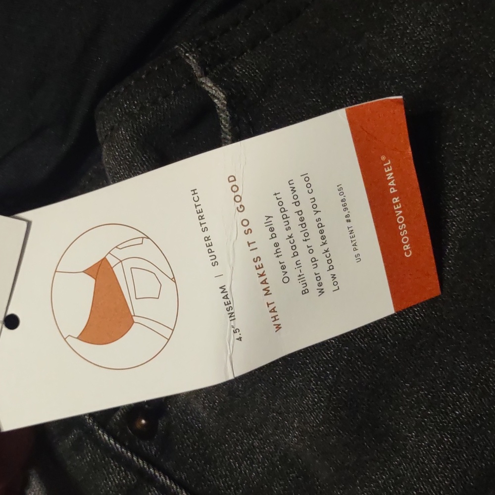 Maternity Shorts - Picture 3 of 4